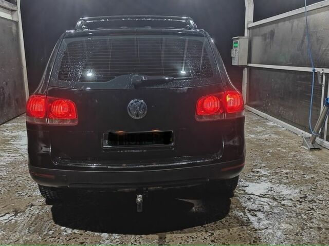 Черный Фольксваген Туарег, объемом двигателя 2.5 л и пробегом 345 тыс. км за 4720 $, фото 6 на Automoto.ua