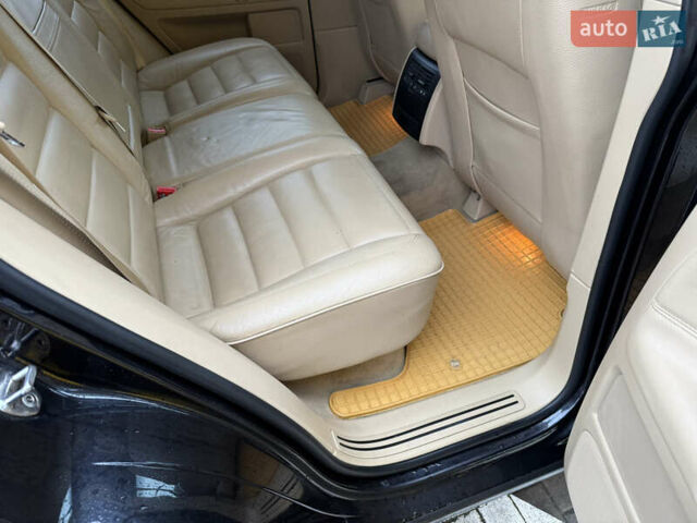 Черный Фольксваген Туарег, объемом двигателя 2.97 л и пробегом 329 тыс. км за 9500 $, фото 28 на Automoto.ua