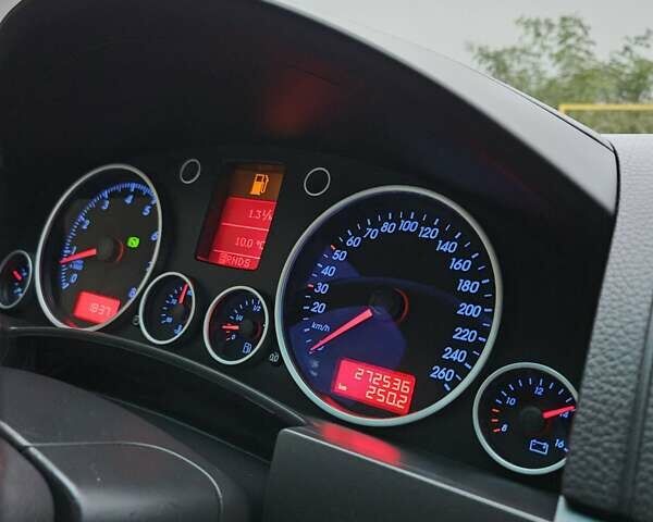 Черный Фольксваген Туарег, объемом двигателя 3.19 л и пробегом 272 тыс. км за 8350 $, фото 24 на Automoto.ua