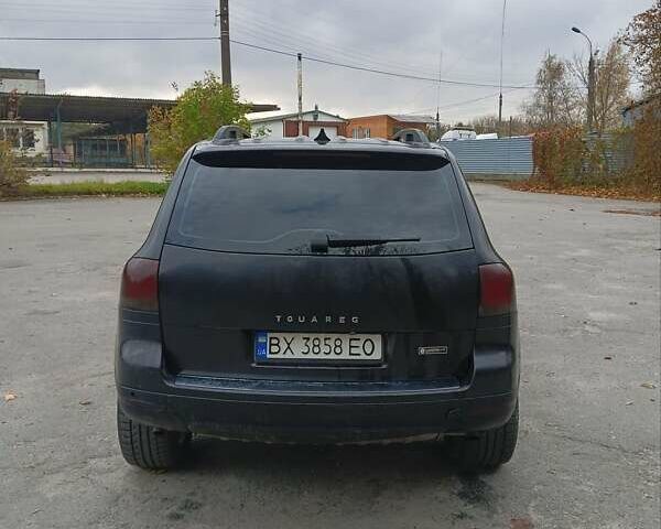 Черный Фольксваген Туарег, объемом двигателя 2.46 л и пробегом 288 тыс. км за 6800 $, фото 1 на Automoto.ua