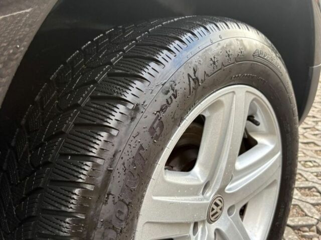 Черный Фольксваген Туарег, объемом двигателя 0 л и пробегом 277 тыс. км за 2500 $, фото 4 на Automoto.ua