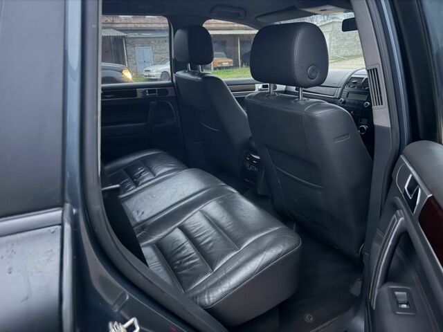 Черный Фольксваген Туарег, объемом двигателя 3 л и пробегом 277 тыс. км за 4300 $, фото 8 на Automoto.ua