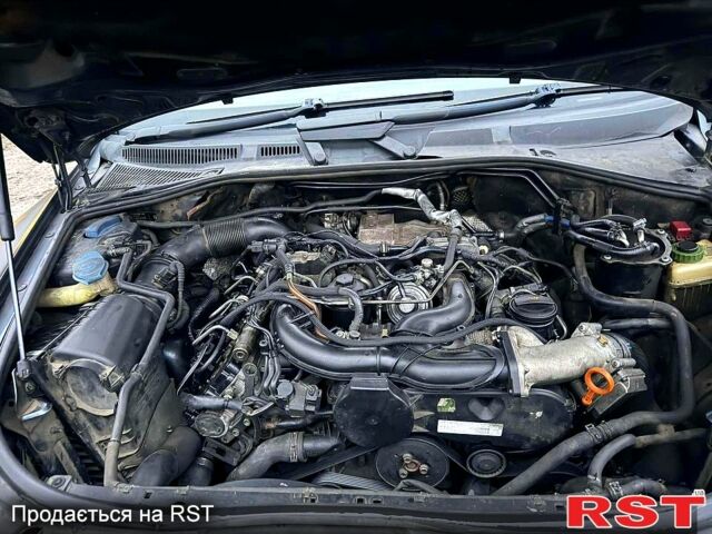 Чорний Фольксваген Туарег, об'ємом двигуна 3 л та пробігом 277 тис. км за 4300 $, фото 10 на Automoto.ua