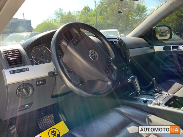 Черный Фольксваген Туарег, объемом двигателя 3 л и пробегом 268 тыс. км за 9999 $, фото 8 на Automoto.ua