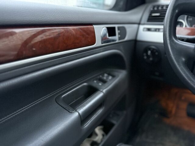 Черный Фольксваген Туарег, объемом двигателя 3 л и пробегом 360 тыс. км за 3999 $, фото 10 на Automoto.ua