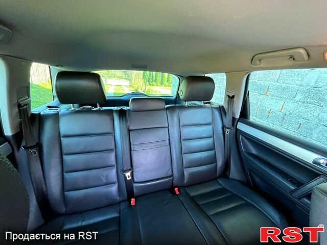 Черный Фольксваген Туарег, объемом двигателя 3 л и пробегом 200 тыс. км за 13000 $, фото 8 на Automoto.ua