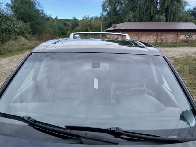 Черный Фольксваген Туарег, объемом двигателя 3 л и пробегом 408 тыс. км за 10500 $, фото 2 на Automoto.ua