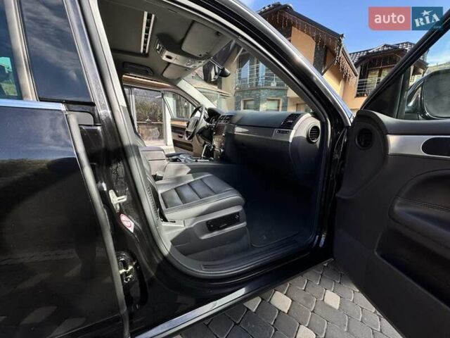 Черный Фольксваген Туарег, объемом двигателя 3 л и пробегом 187 тыс. км за 12000 $, фото 19 на Automoto.ua