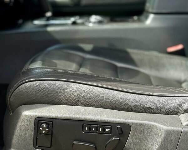 Черный Фольксваген Туарег, объемом двигателя 2.97 л и пробегом 260 тыс. км за 9500 $, фото 1 на Automoto.ua