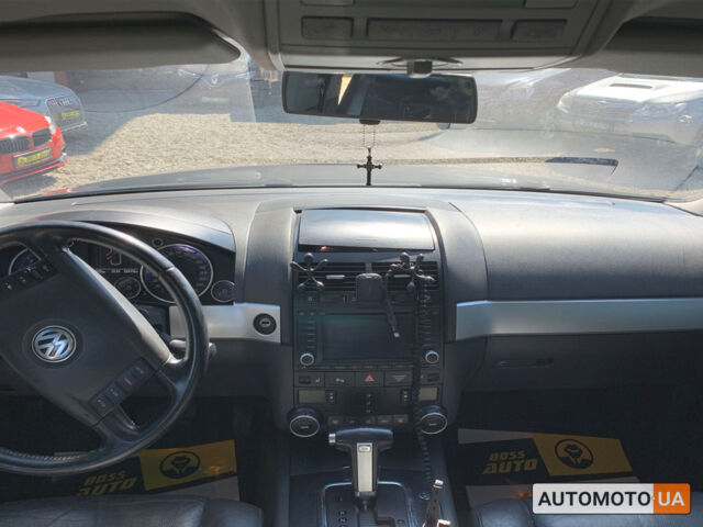 Черный Фольксваген Туарег, объемом двигателя 3 л и пробегом 268 тыс. км за 9999 $, фото 14 на Automoto.ua