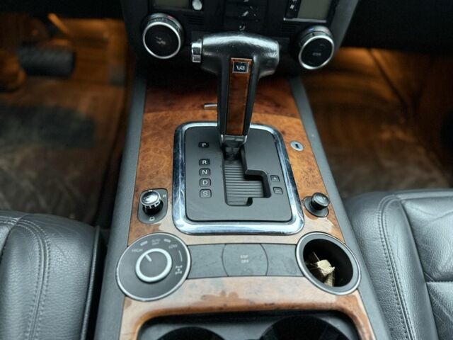 Черный Фольксваген Туарег, объемом двигателя 3 л и пробегом 360 тыс. км за 3999 $, фото 7 на Automoto.ua