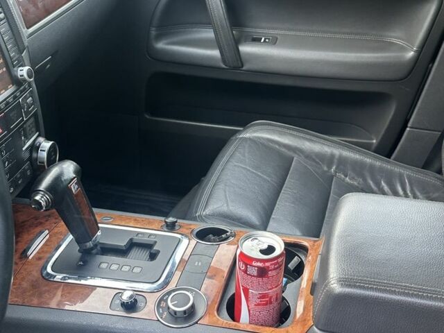 Чорний Фольксваген Туарег, об'ємом двигуна 3 л та пробігом 326 тис. км за 4800 $, фото 9 на Automoto.ua