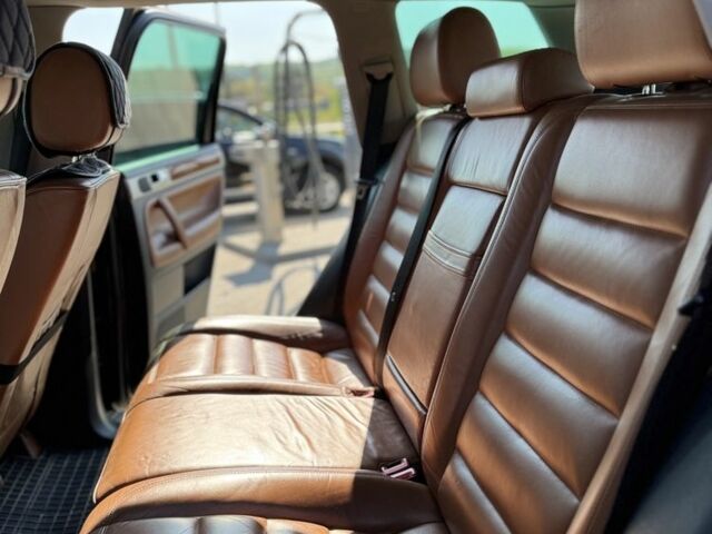 Черный Фольксваген Туарег, объемом двигателя 3 л и пробегом 270 тыс. км за 9990 $, фото 7 на Automoto.ua