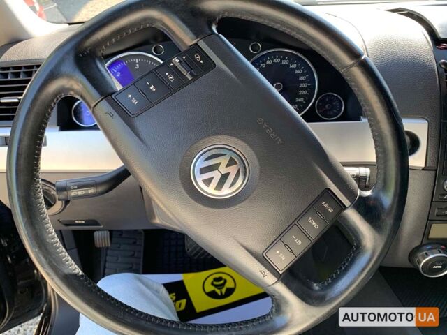 Черный Фольксваген Туарег, объемом двигателя 3 л и пробегом 268 тыс. км за 9999 $, фото 10 на Automoto.ua