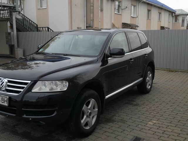 Черный Фольксваген Туарег, объемом двигателя 2.5 л и пробегом 245 тыс. км за 8000 $, фото 2 на Automoto.ua