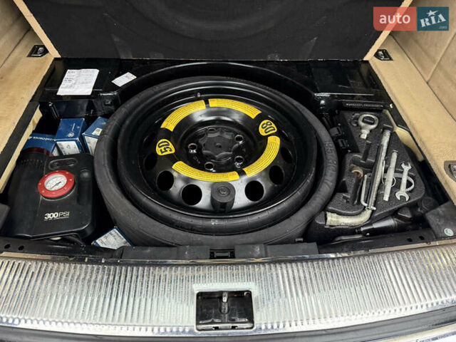 Черный Фольксваген Туарег, объемом двигателя 2.97 л и пробегом 329 тыс. км за 9500 $, фото 25 на Automoto.ua