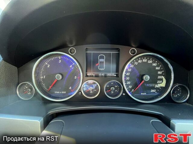 Черный Фольксваген Туарег, объемом двигателя 3 л и пробегом 200 тыс. км за 13000 $, фото 9 на Automoto.ua