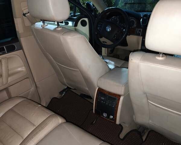 Чорний Фольксваген Туарег, об'ємом двигуна 3 л та пробігом 311 тис. км за 8600 $, фото 11 на Automoto.ua