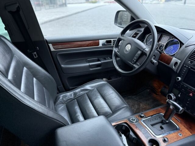 Черный Фольксваген Туарег, объемом двигателя 3 л и пробегом 360 тыс. км за 3999 $, фото 13 на Automoto.ua