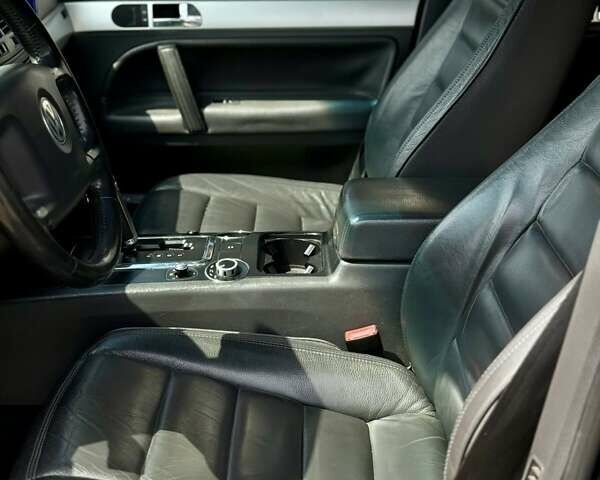 Черный Фольксваген Туарег, объемом двигателя 2.97 л и пробегом 260 тыс. км за 9500 $, фото 7 на Automoto.ua