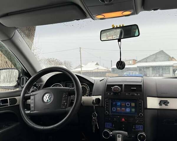 Чорний Фольксваген Туарег, об'ємом двигуна 2.97 л та пробігом 343 тис. км за 9000 $, фото 19 на Automoto.ua