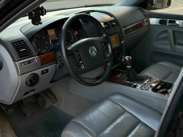 Чорний Фольксваген Туарег, об'ємом двигуна 2.5 л та пробігом 300 тис. км за 4900 $, фото 7 на Automoto.ua