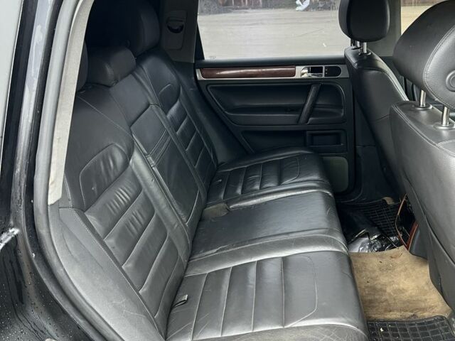 Чорний Фольксваген Туарег, об'ємом двигуна 3 л та пробігом 496 тис. км за 3999 $, фото 9 на Automoto.ua