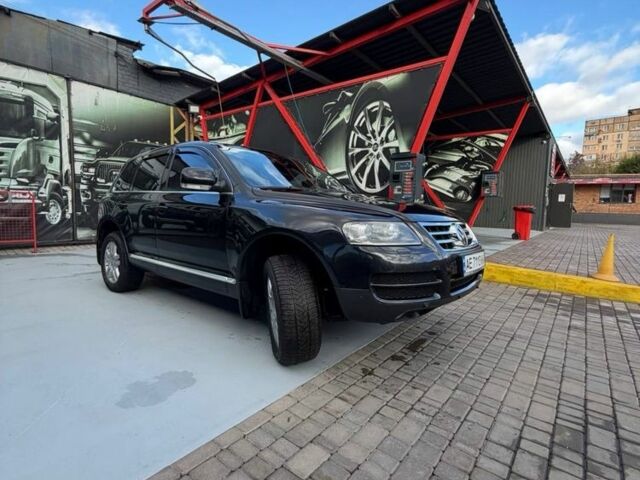 Черный Фольксваген Туарег, объемом двигателя 3.2 л и пробегом 320 тыс. км за 6600 $, фото 1 на Automoto.ua