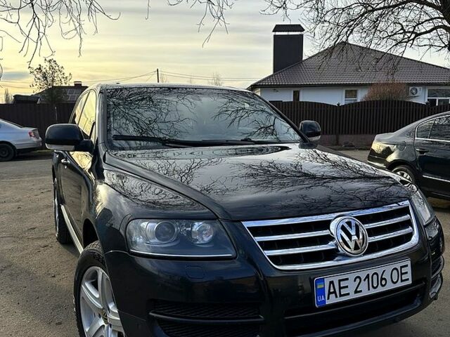 Черный Фольксваген Туарег, объемом двигателя 30 л и пробегом 300 тыс. км за 9500 $, фото 2 на Automoto.ua