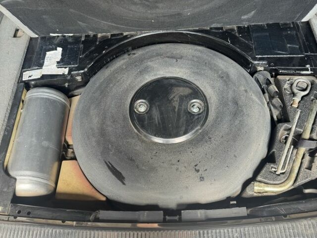 Черный Фольксваген Туарег, объемом двигателя 3.2 л и пробегом 290 тыс. км за 7700 $, фото 9 на Automoto.ua