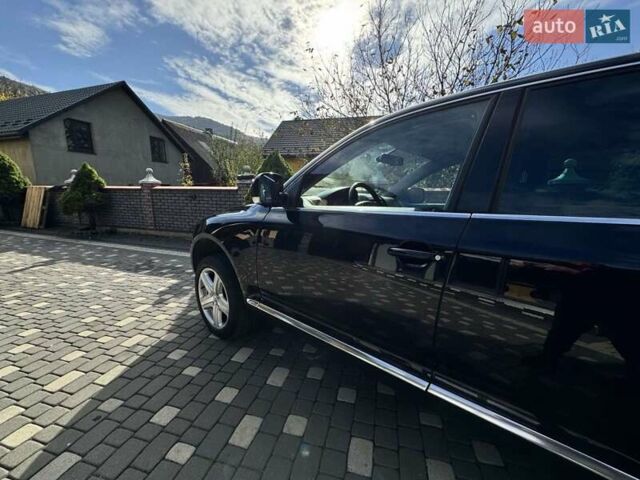 Черный Фольксваген Туарег, объемом двигателя 3 л и пробегом 187 тыс. км за 12000 $, фото 2 на Automoto.ua