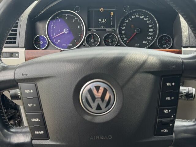 Черный Фольксваген Туарег, объемом двигателя 3.2 л и пробегом 290 тыс. км за 7700 $, фото 8 на Automoto.ua