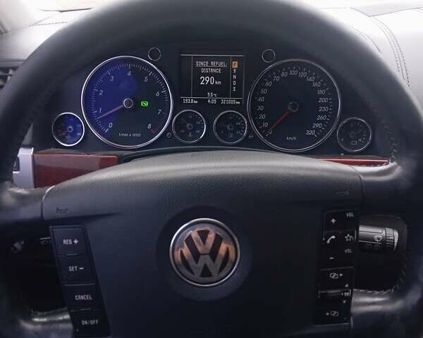 Черный Фольксваген Туарег, объемом двигателя 4.17 л и пробегом 316 тыс. км за 7500 $, фото 8 на Automoto.ua