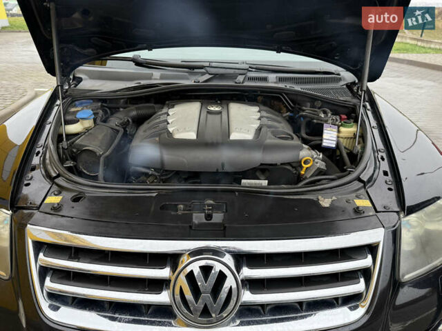 Черный Фольксваген Туарег, объемом двигателя 2.97 л и пробегом 329 тыс. км за 9500 $, фото 41 на Automoto.ua