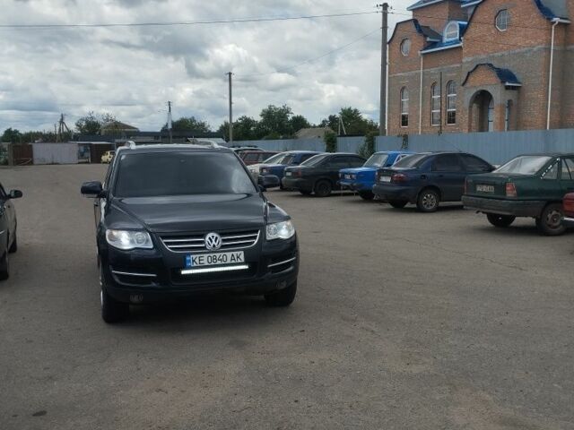 Черный Фольксваген Туарег, объемом двигателя 4.9 л и пробегом 300 тыс. км за 7300 $, фото 4 на Automoto.ua