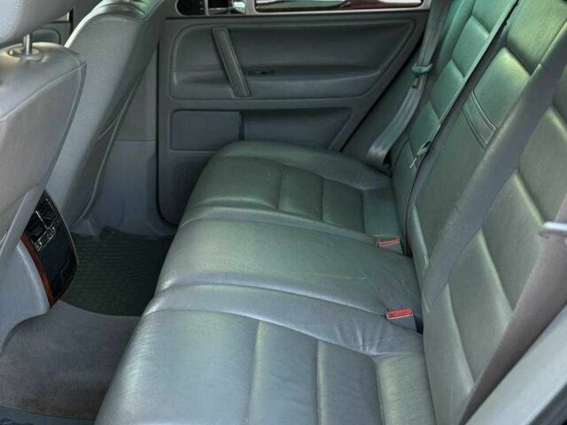 Чорний Фольксваген Туарег, об'ємом двигуна 2.5 л та пробігом 300 тис. км за 4900 $, фото 5 на Automoto.ua