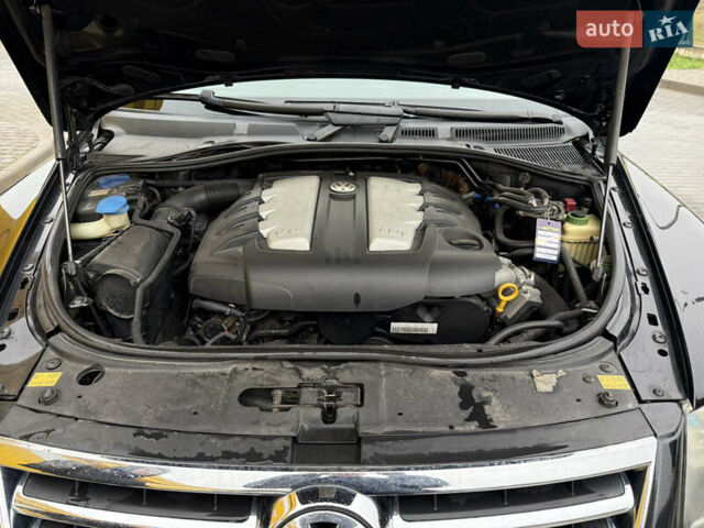 Черный Фольксваген Туарег, объемом двигателя 2.97 л и пробегом 329 тыс. км за 9500 $, фото 40 на Automoto.ua