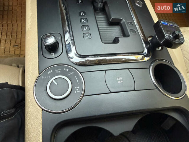 Черный Фольксваген Туарег, объемом двигателя 2.97 л и пробегом 329 тыс. км за 9500 $, фото 37 на Automoto.ua