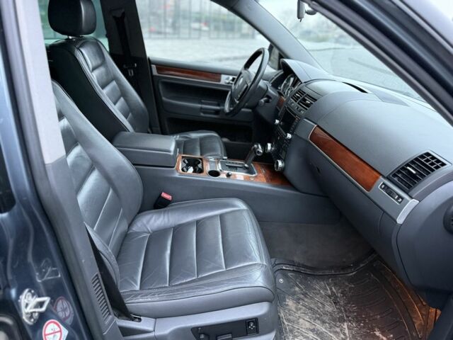 Черный Фольксваген Туарег, объемом двигателя 3 л и пробегом 360 тыс. км за 3999 $, фото 12 на Automoto.ua