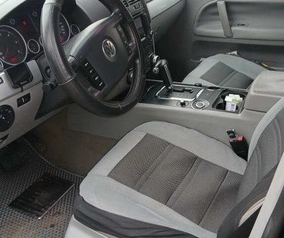 Черный Фольксваген Туарег, объемом двигателя 2.5 л и пробегом 317 тыс. км за 5000 $, фото 2 на Automoto.ua