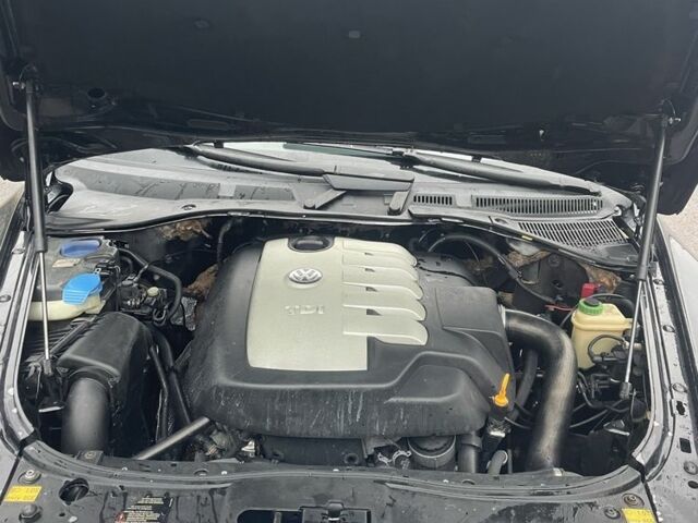 Чорний Фольксваген Туарег, об'ємом двигуна 2.5 л та пробігом 351 тис. км за 10000 $, фото 13 на Automoto.ua