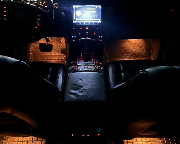 Чорний Фольксваген Туарег, об'ємом двигуна 3 л та пробігом 230 тис. км за 14000 $, фото 38 на Automoto.ua