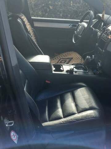 Чорний Фольксваген Туарег, об'ємом двигуна 2.99 л та пробігом 322 тис. км за 10500 $, фото 4 на Automoto.ua