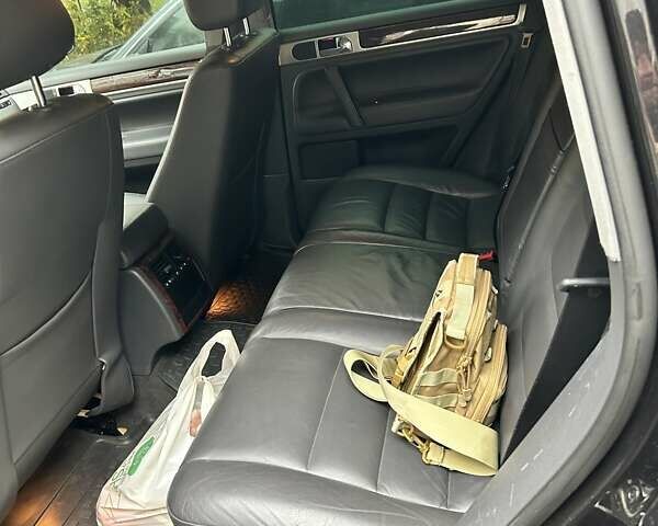 Черный Фольксваген Туарег, объемом двигателя 3 л и пробегом 330 тыс. км за 6800 $, фото 5 на Automoto.ua