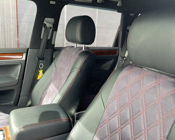 Чорний Фольксваген Туарег, об'ємом двигуна 3.2 л та пробігом 520 тис. км за 7600 $, фото 23 на Automoto.ua