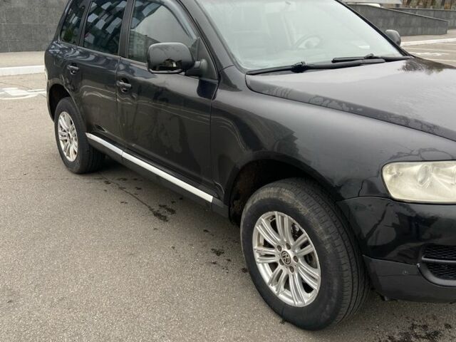 Черный Фольксваген Туарег, объемом двигателя 2.5 л и пробегом 1 тыс. км за 5000 $, фото 2 на Automoto.ua