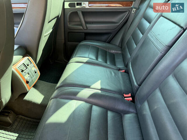 Черный Фольксваген Туарег, объемом двигателя 3 л и пробегом 340 тыс. км за 7500 $, фото 12 на Automoto.ua