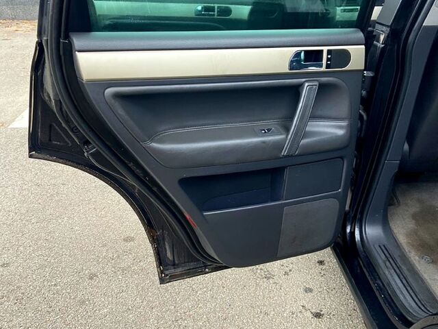 Чорний Фольксваген Туарег, об'ємом двигуна 2.5 л та пробігом 0 тис. км за 5000 $, фото 6 на Automoto.ua