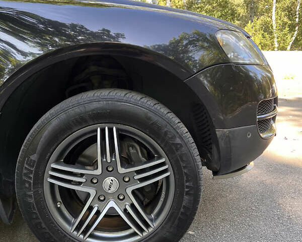 Чорний Фольксваген Туарег, об'ємом двигуна 3 л та пробігом 280 тис. км за 11000 $, фото 2 на Automoto.ua