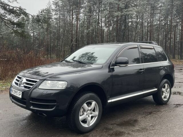 Чорний Фольксваген Туарег, об'ємом двигуна 2.5 л та пробігом 351 тис. км за 10000 $, фото 2 на Automoto.ua